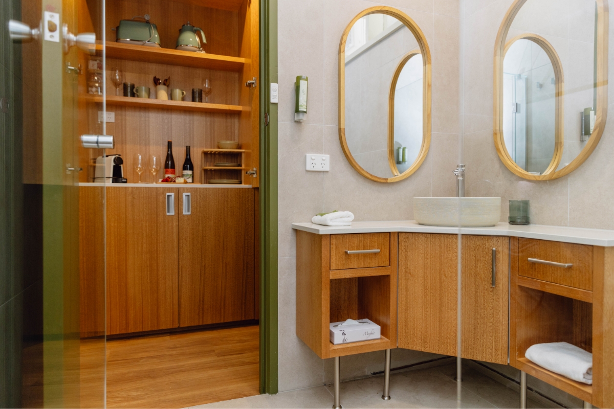 Accommodation with secure bike storage in Brigth Victoria